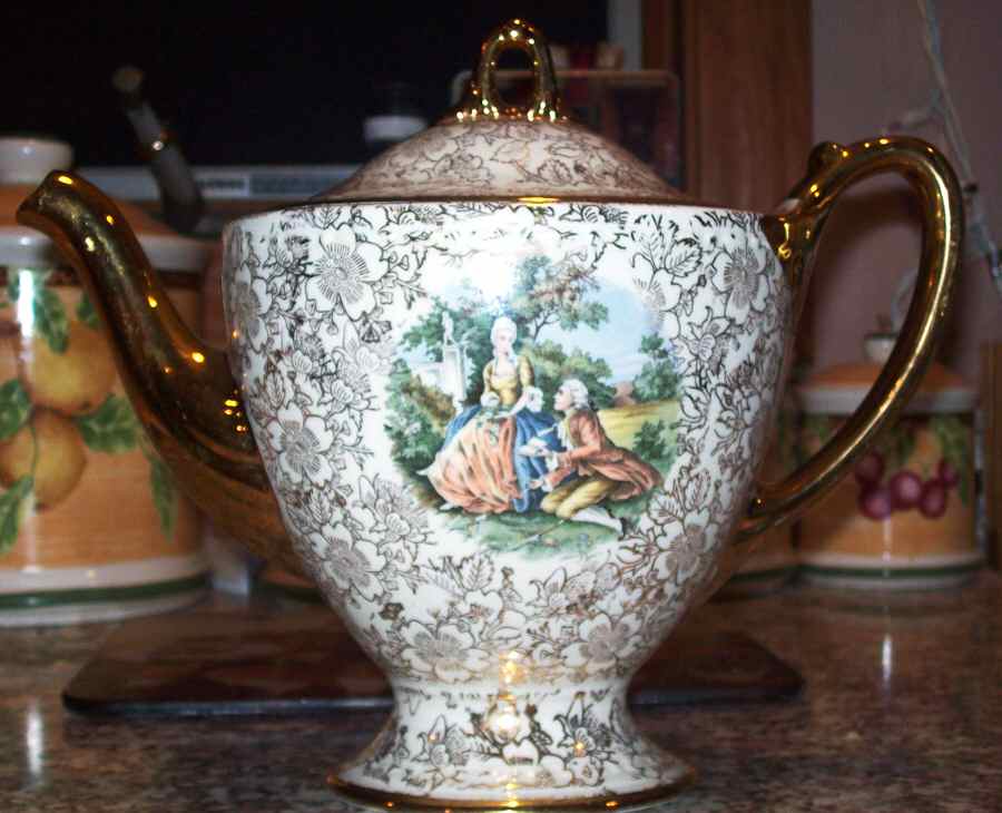 HLC586 Teapot & Lid by Homer Laughlin -1
