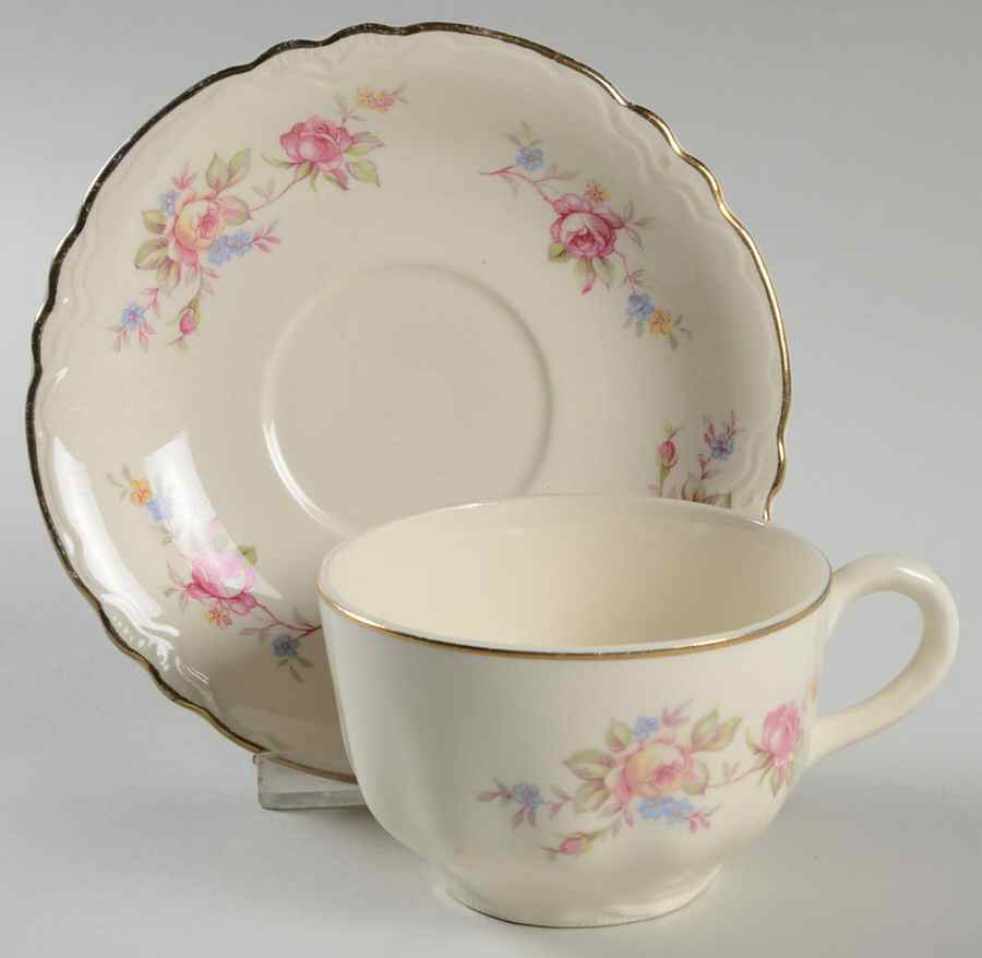 R1334 Flat Cup & Saucer Set by Homer Laughlin -1