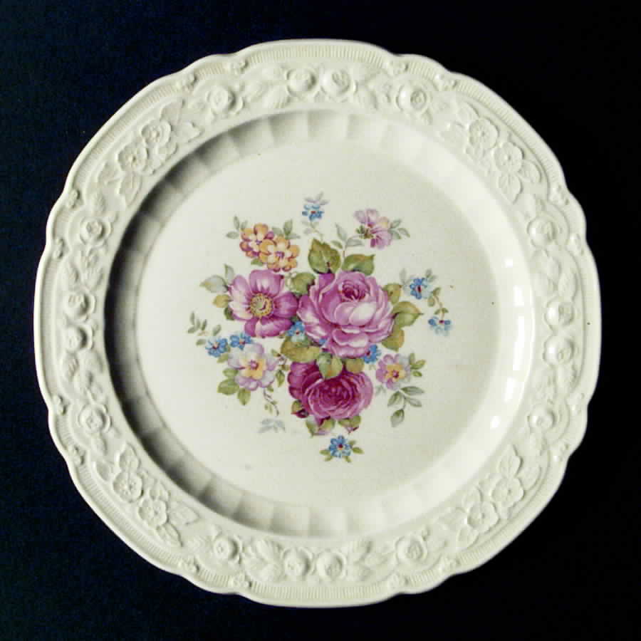 O79 Dinner Plate by Homer Laughlin -1