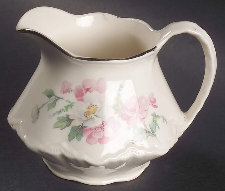 R3543 Creamer by Homer Laughlin -1