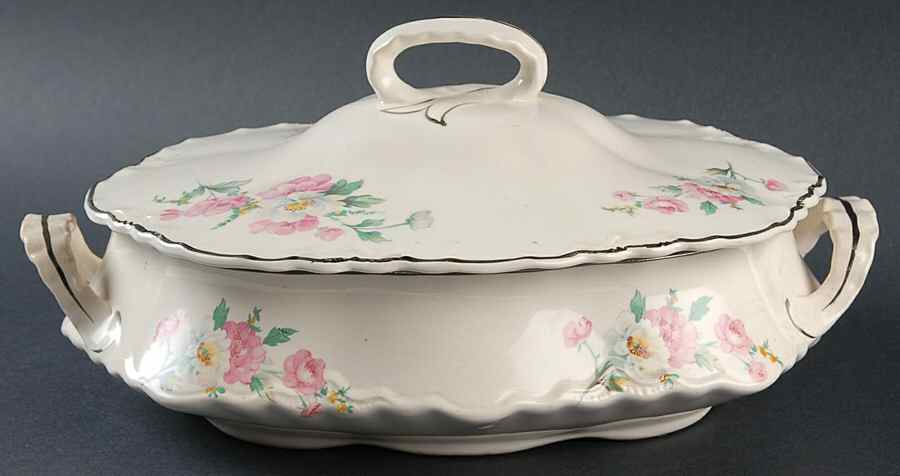 R3543 Oval Covered Vegetable by Homer Laughlin -1