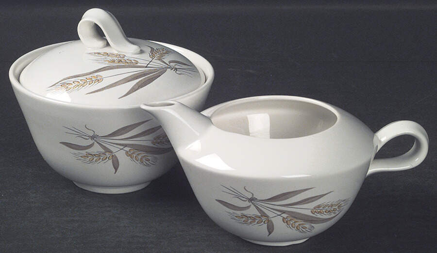 JCP131 Creamer by Homer Laughlin -1