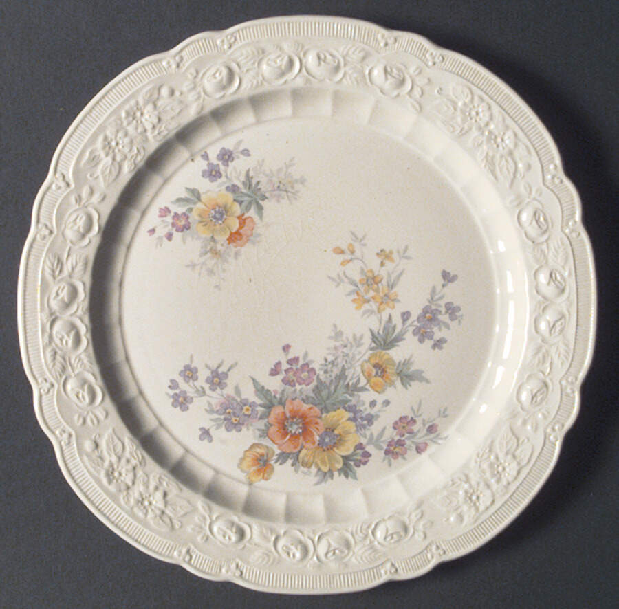 W232 Dinner Plate by Homer Laughlin -1