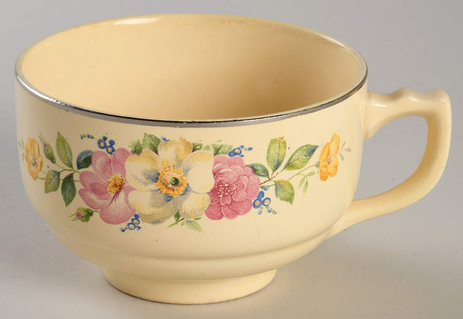 C106 Footed Cup by Homer Laughlin -1
