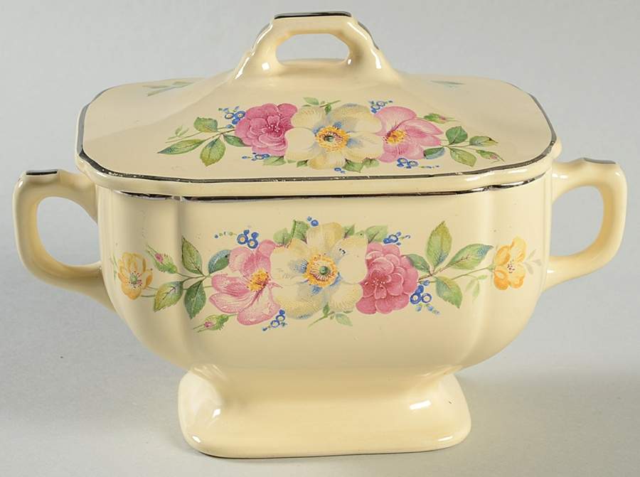 C106 Sugar Bowl & Lid by Homer Laughlin -1