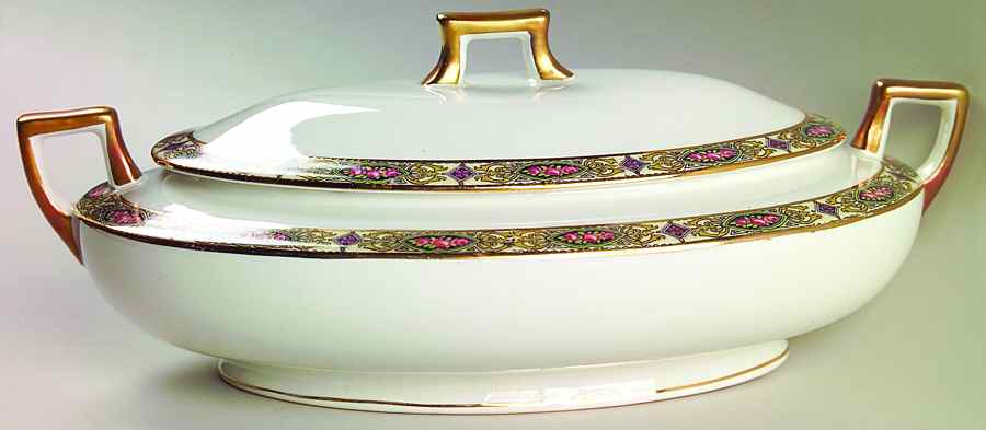Vandemere Oval Covered Vegetable by Homer Laughlin -1