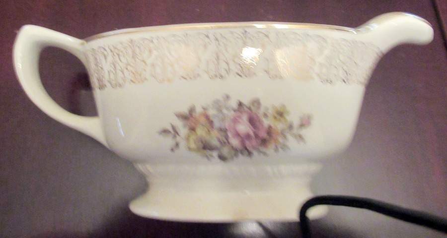 Monticello Gravy Boat by Homer Laughlin -1