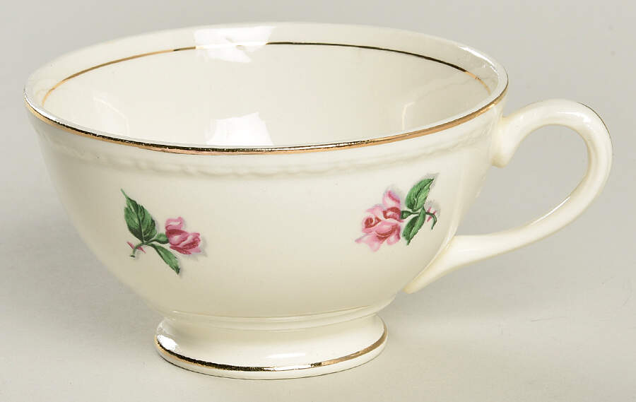 G3528 Footed Cup by Homer Laughlin -1
