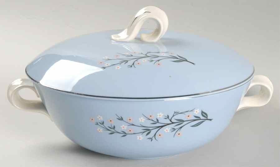 Bluemont Round Covered Vegetable by Homer Laughlin -1