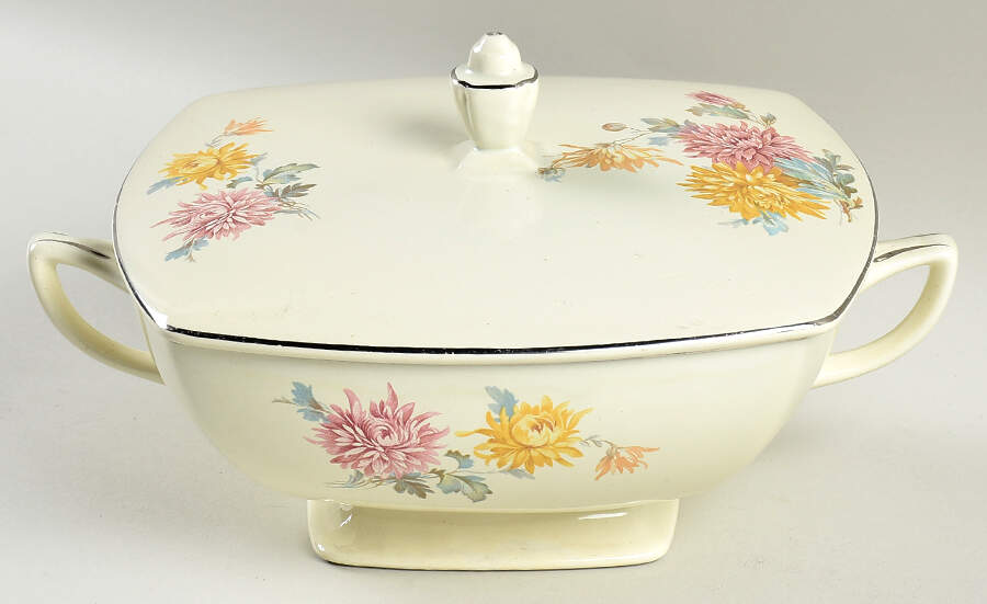 J62 Round Covered Vegetable by Homer Laughlin -1
