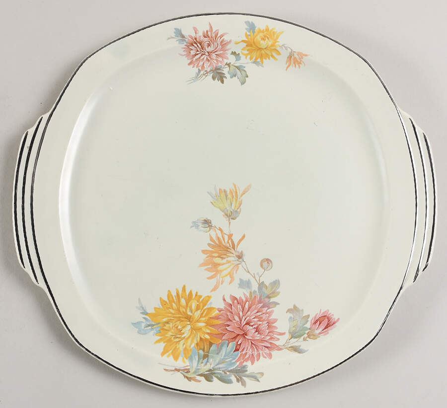 J62 Cake/Chop Plate/Round Serving Platter by Homer Laughlin -1