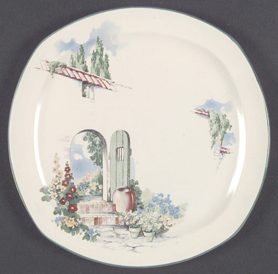 J7-J207 Dinner Plate by Homer Laughlin -1