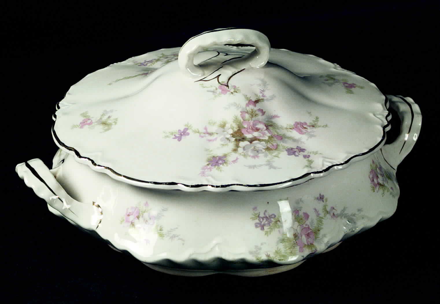 Jean Round Covered Vegetable by Homer Laughlin -1