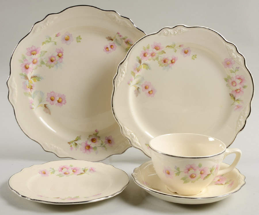 JJ59 5 Piece Place Setting by Homer Laughlin -1