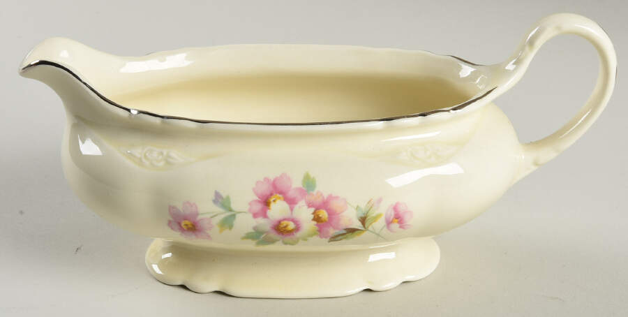 JJ59 Gravy Boat by Homer Laughlin -1