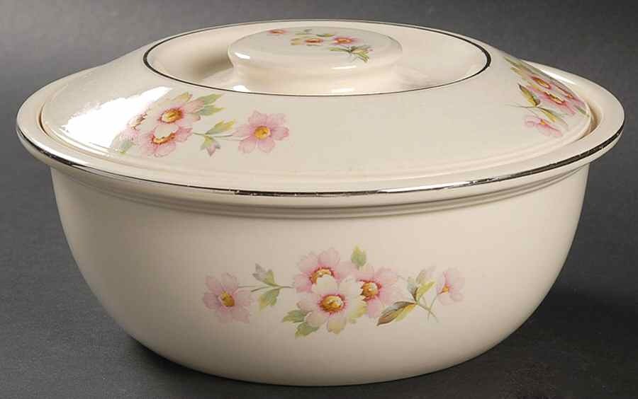 JJ59 1.25 Qt Round Covered Casserole by Homer Laughlin -1