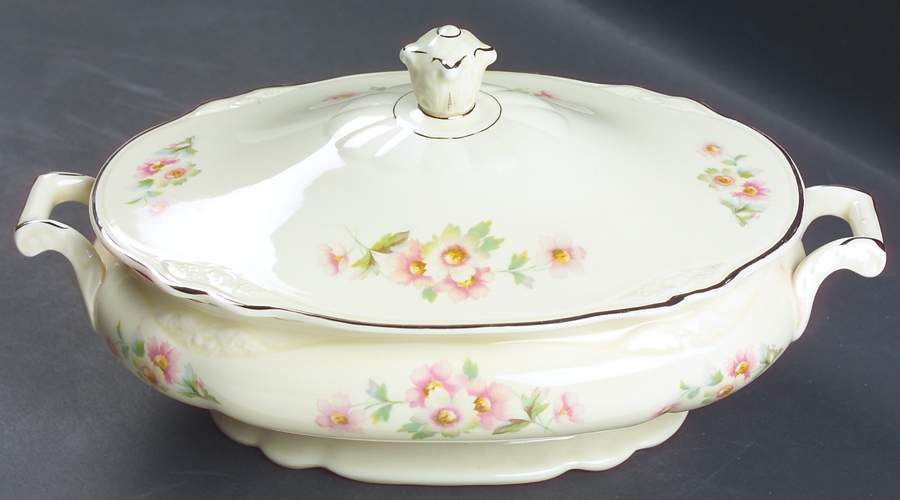 JJ59 Oval Covered Vegetable by Homer Laughlin -1