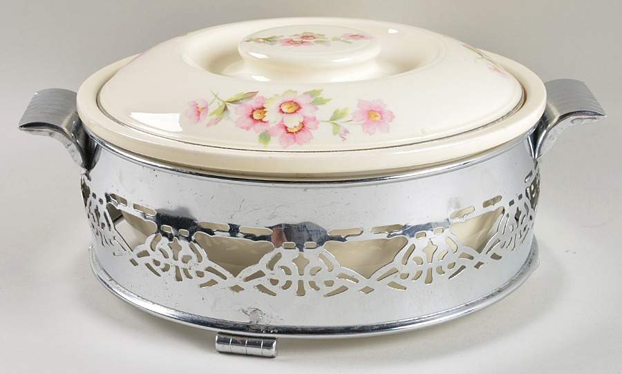 JJ59 1.25 Qt Round Covered Casserole w/Metal Stand by Homer Laughlin -1