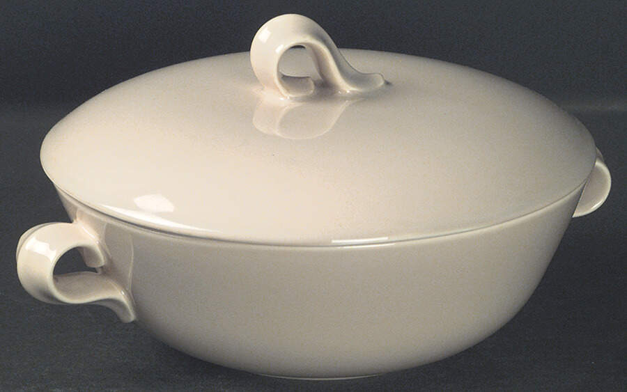 Jubilee Cream Beige Round Covered Vegetable by Homer Laughlin -1