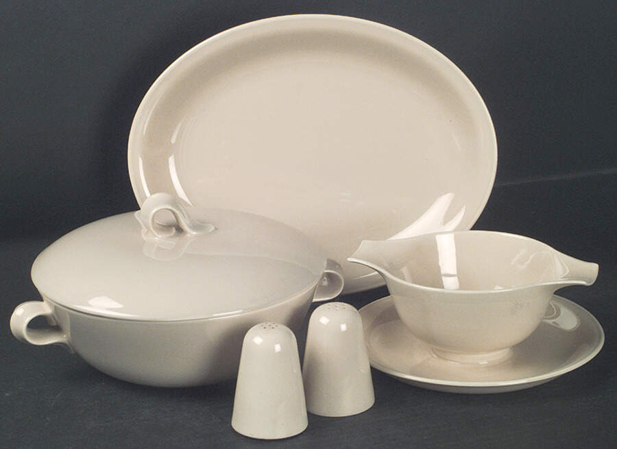 Jubilee Cream Beige 11" Oval Serving Platter by Homer Laughlin -1