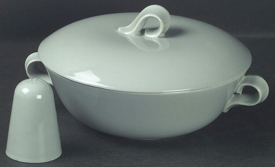 Jubilee Celadon Green Salt Shaker by Homer Laughlin -1