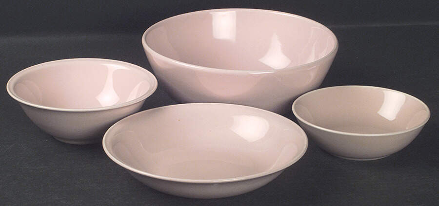Jubilee Shell Pink Coupe Soup Bowl by Homer Laughlin -1