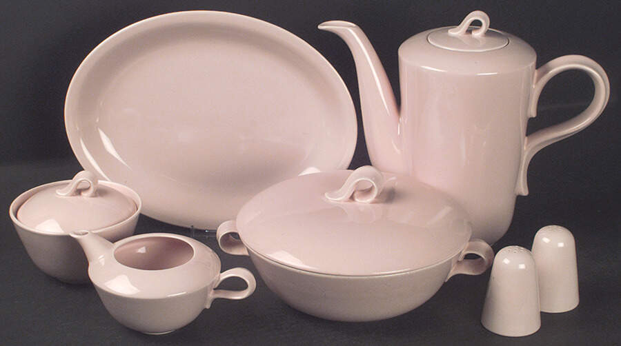 Jubilee Shell Pink 13" Oval Serving Platter by Homer Laughlin -1