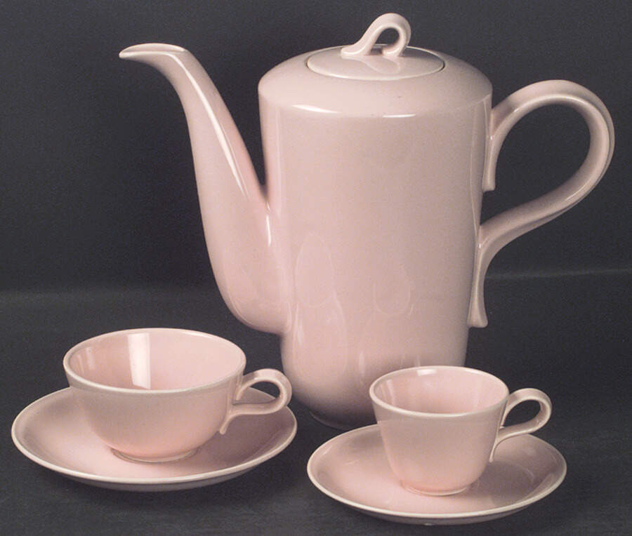Jubilee Shell Pink Coffee Pot & Lid by Homer Laughlin -1