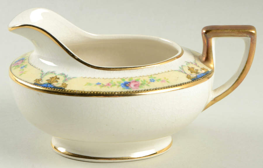 K3577m Creamer by Homer Laughlin -1