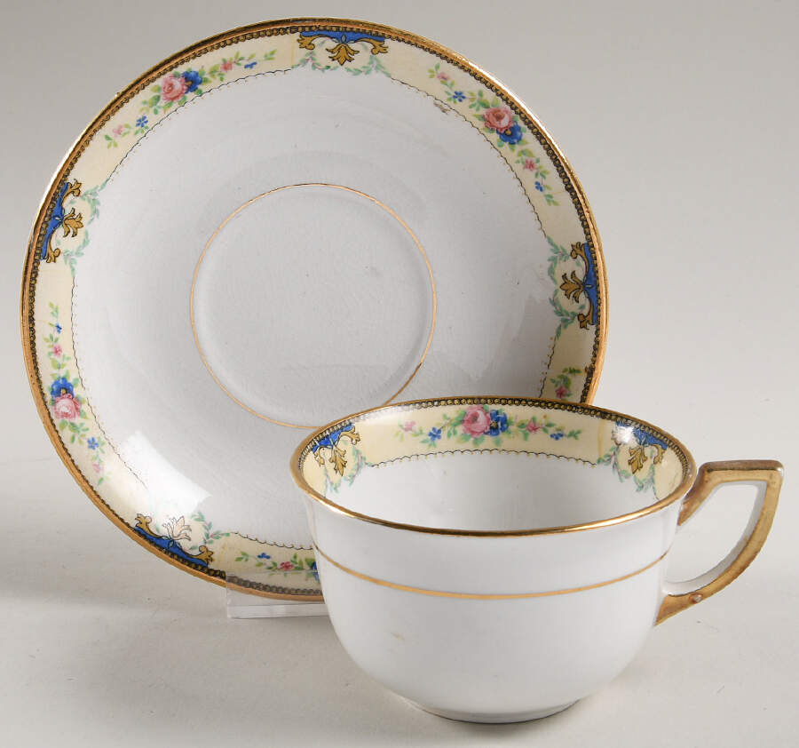 K3577m Flat Cup & Saucer Set by Homer Laughlin -1