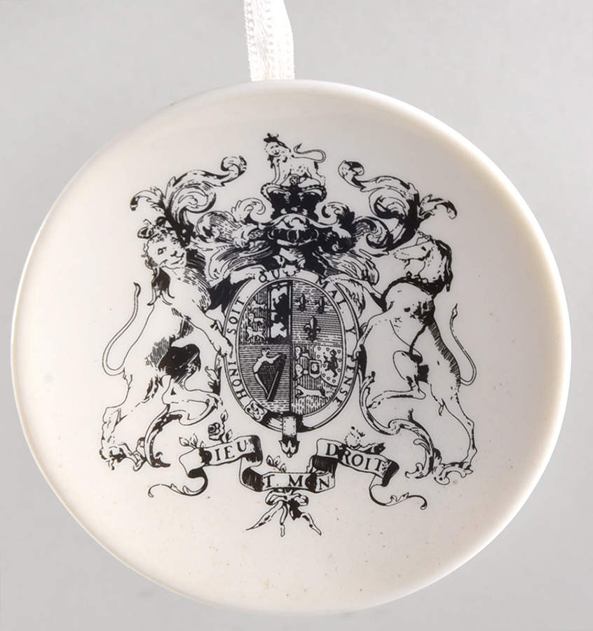 King's Arm Tavern-Williamsburg Ornament by Homer Laughlin -1