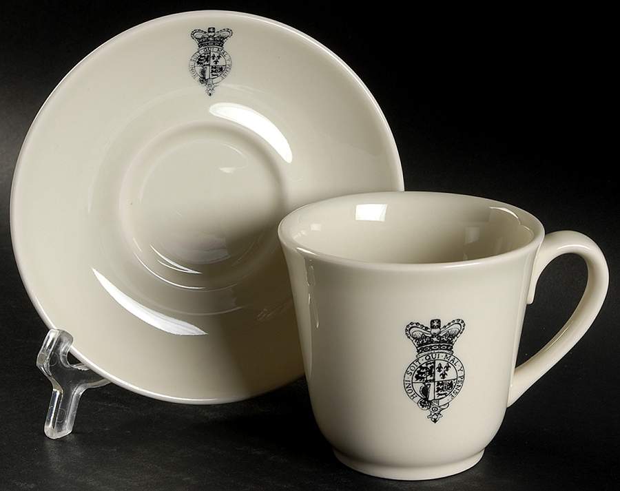 King's Arm Tavern-Williamsburg Flat Cup & Saucer Set by Homer Laughlin -1