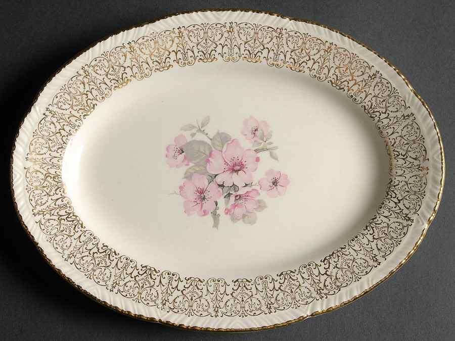 L621 Relish/Gravy Underplate by Homer Laughlin -1