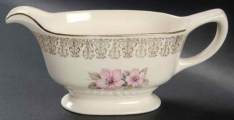 L621 Gravy Boat by Homer Laughlin -1