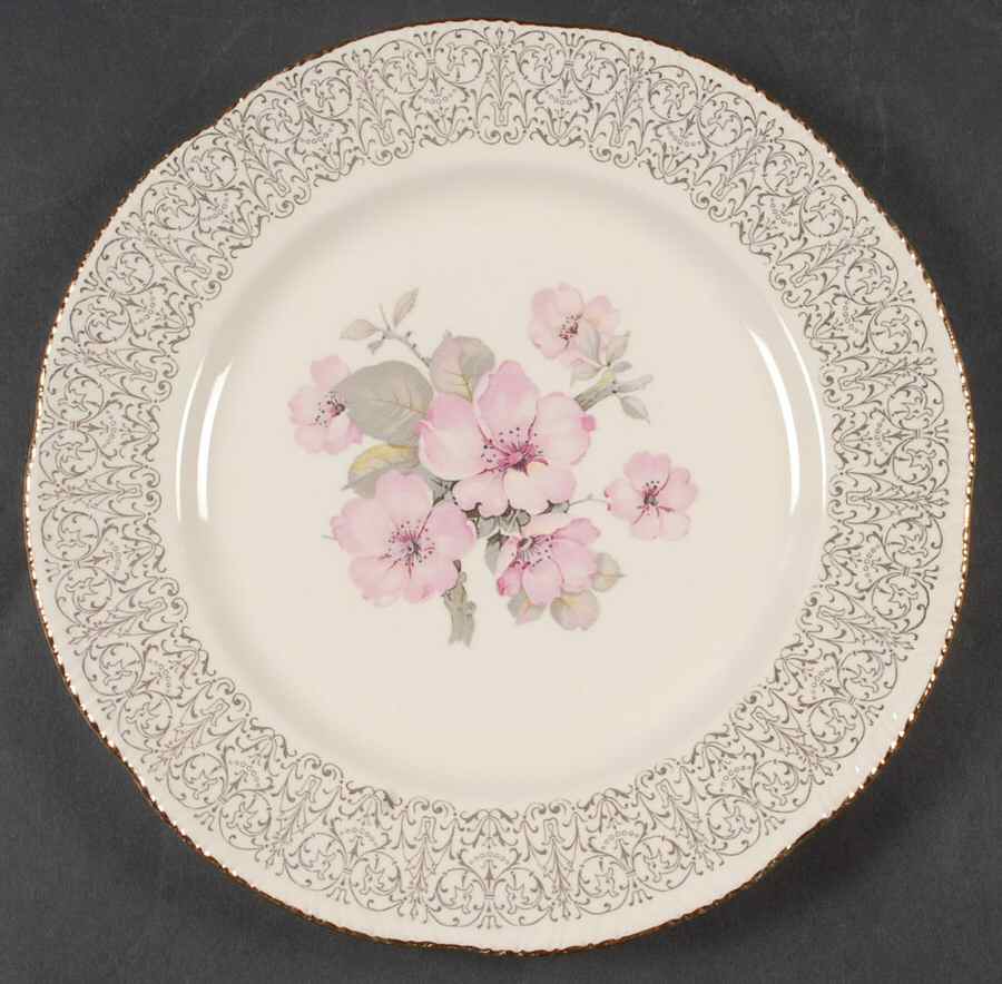 L621 Luncheon Plate by Homer Laughlin -1