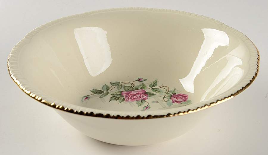 Lattice Rose 8" Round Vegetable Bowl by Homer Laughlin -1