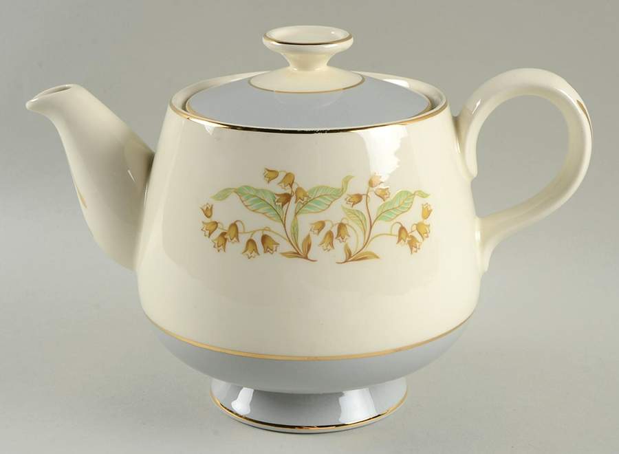 Lily of The Valley (Gold Trim) Teapot & Lid by Homer Laughlin -1
