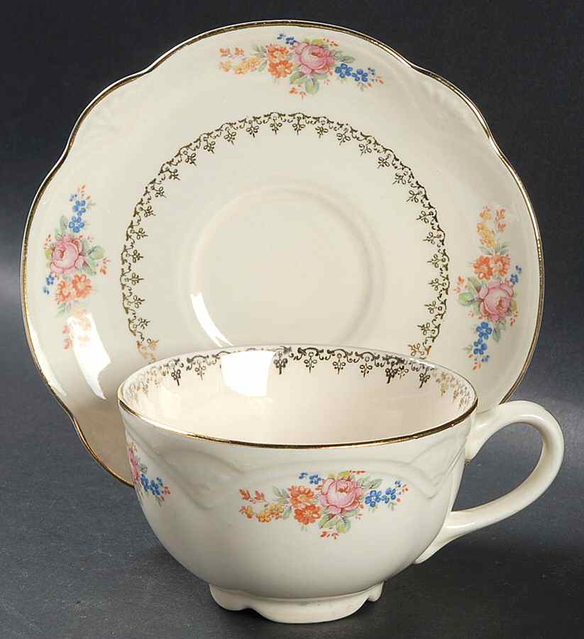 M207 Flat Cup & Saucer Set by Homer Laughlin -1