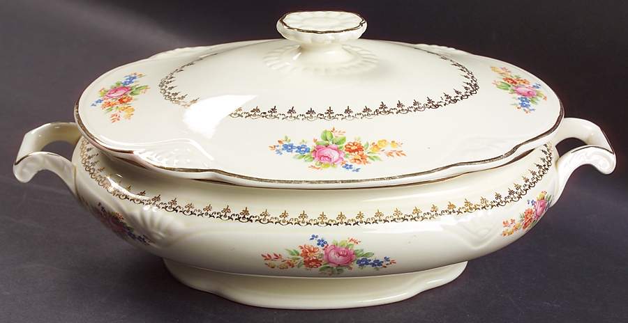 M207 Oval Covered Vegetable by Homer Laughlin -1