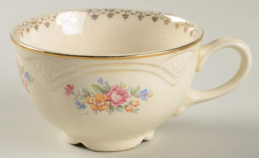 M208 (Marigold Shape) Flat Cup by Homer Laughlin -1