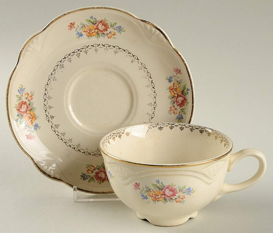 M208 (Marigold Shape) Flat Cup & Saucer Set by Homer Laughlin -1