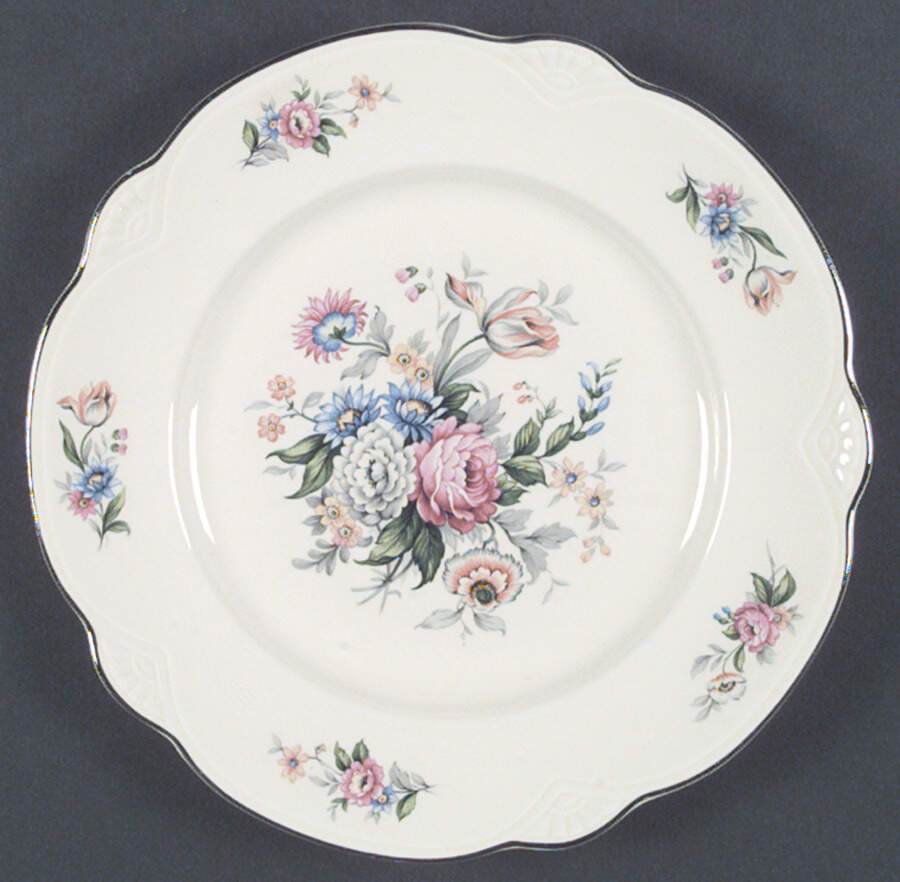 M212 (Marigold) Dinner Plate by Homer Laughlin -1