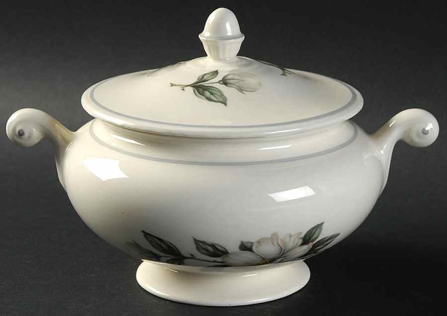 Magnolia (Eggshell Nautilus) Sugar Bowl & Lid by Homer Laughlin -1