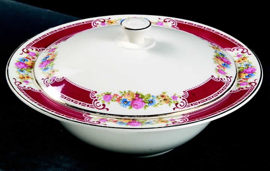 Majestic Round Covered Vegetable by Homer Laughlin -1