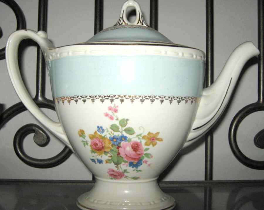 Marilyn Blue Teapot & Lid by Homer Laughlin -1