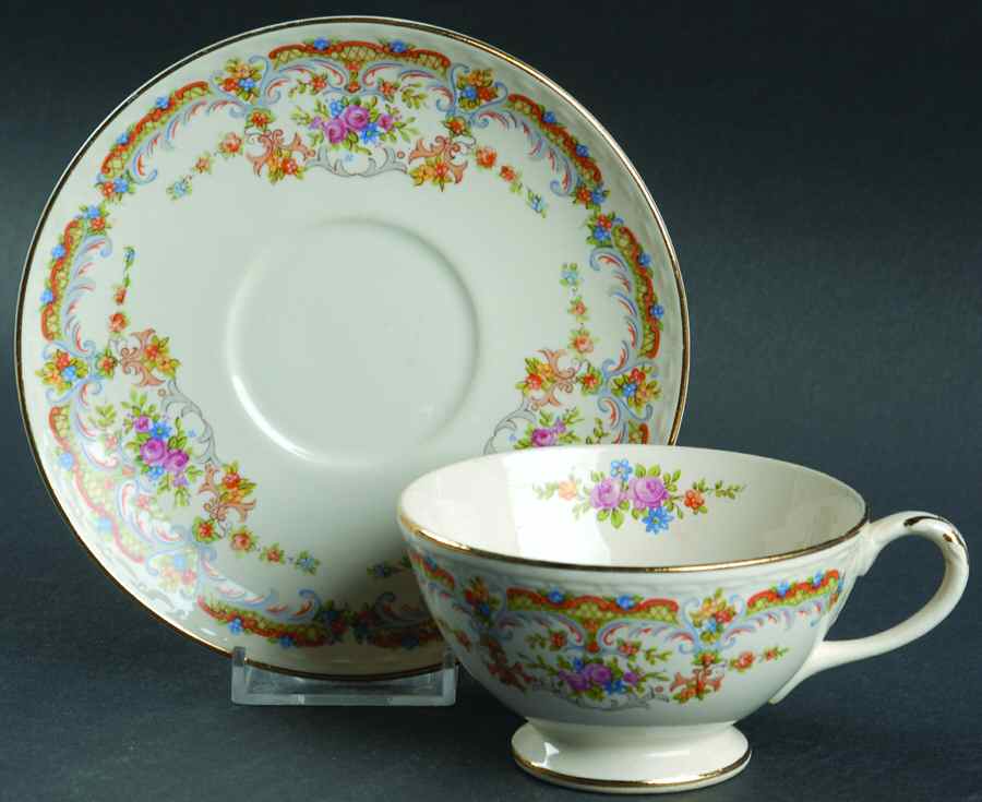 Mauvette Footed Cup & Saucer Set by Homer Laughlin -1