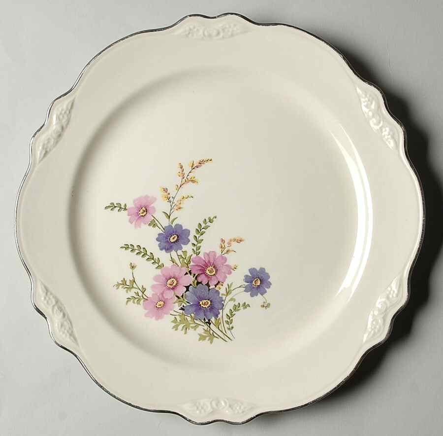 Meadow Goldenrod Luncheon Plate by Homer Laughlin -1