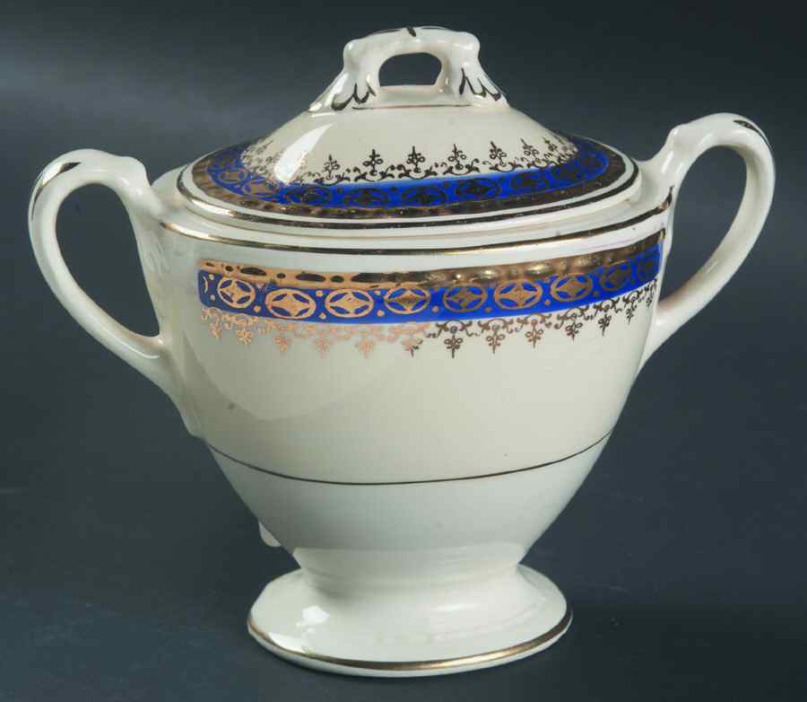 Monarch Sugar Bowl & Lid by Homer Laughlin -1