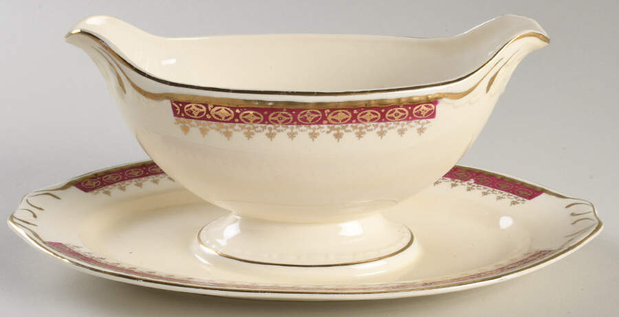Monarch Gravy Boat with Attached Underplate by Homer Laughlin -1