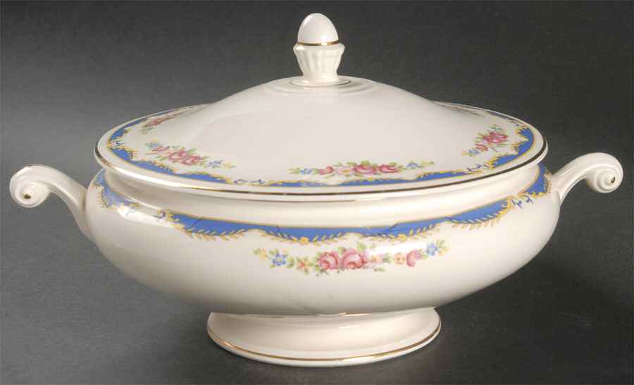 N1402 Round Covered Vegetable by Homer Laughlin -1